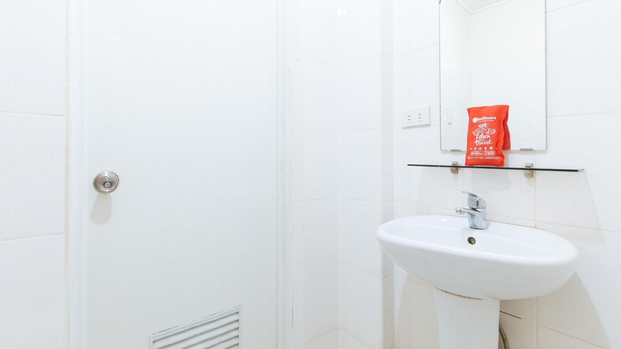 Reddoorz Near Pasay Taft Hotel Ngoại thất bức ảnh